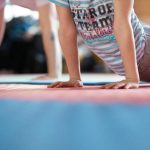 Kuinka aloittaa aamuliikunta: yhden minuutin periaate kestävän tavan luomiseen kuinka-aloittaa-aamuliikunta-yhden-minuutin-periaate-kestavan-tavan-luomiseen.jpg